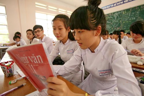 100 cau trac nghiem mon ngu van lop 11 co dap an