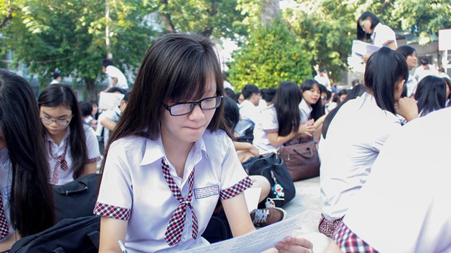 bai tap trac nghiem mon gdcd lop 12 co dap an