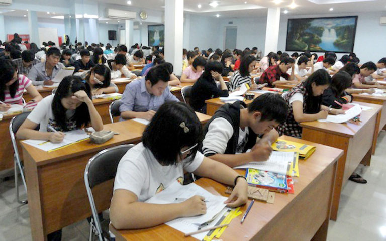 de thi va dap an thi tuyen cong chuc 2016 768x480 1